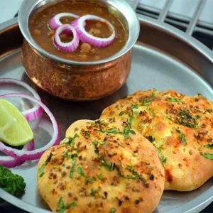 TAVA BHATURE CHHOLEY